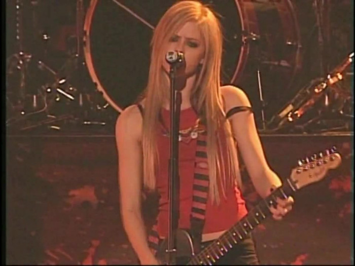 Bonez Tour Documentary [HD] Part2 - Avril Lavigne 2831