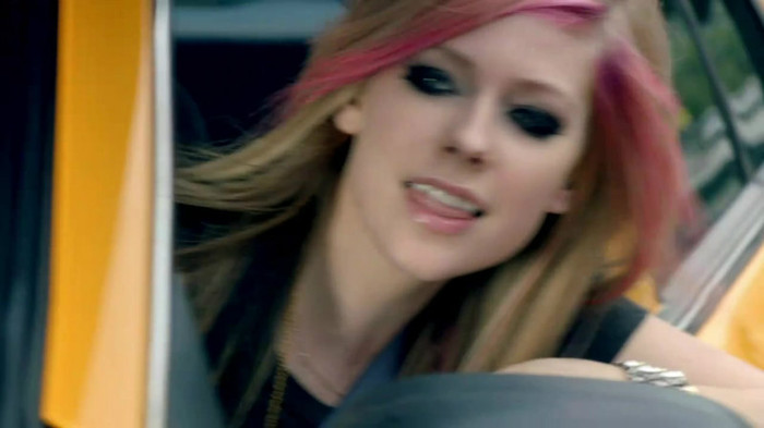 Avril Lavigne - What The Hell_youtube_original 0858