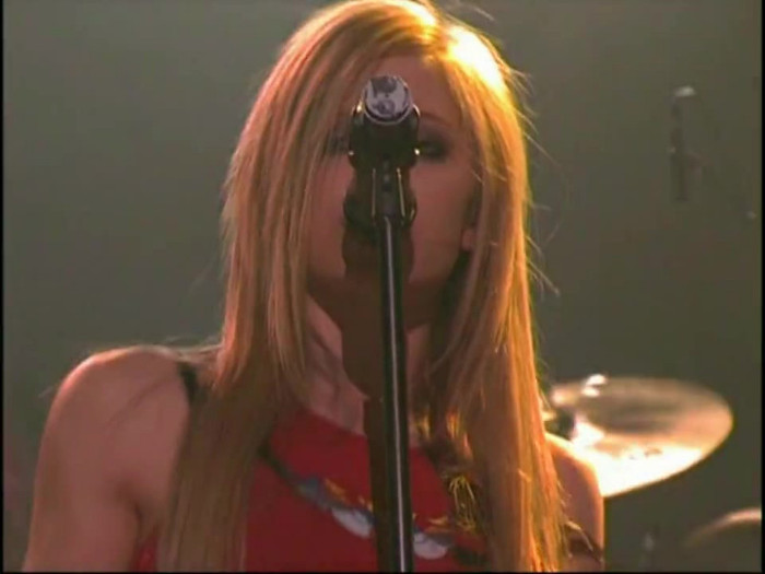 Bonez Tour Documentary [HD] Part2 - Avril Lavigne 2842