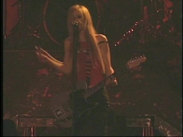 Bonez Tour Documentary [HD] Part2 - Avril Lavigne 1380