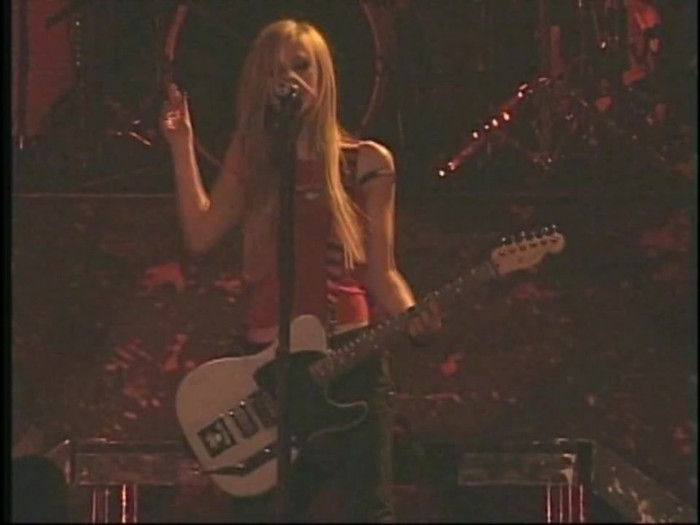 Bonez Tour Documentary [HD] Part2 - Avril Lavigne 1383