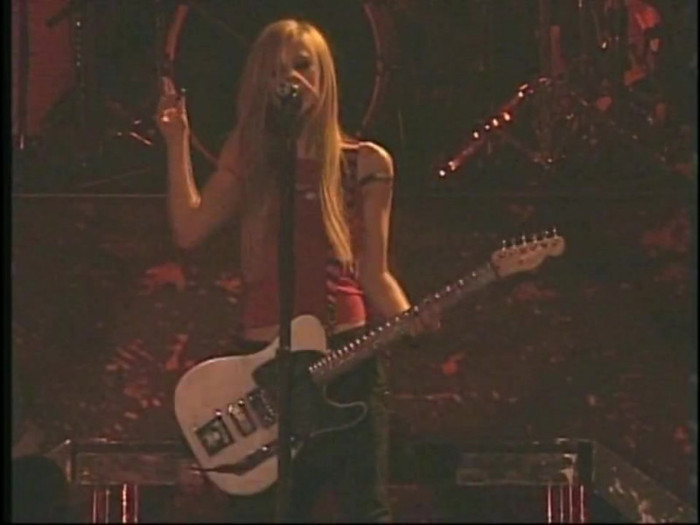 Bonez Tour Documentary [HD] Part2 - Avril Lavigne 1384