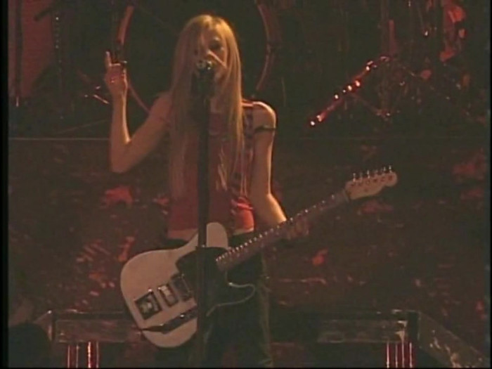 Bonez Tour Documentary [HD] Part2 - Avril Lavigne 1385