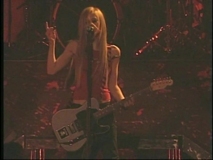 Bonez Tour Documentary [HD] Part2 - Avril Lavigne 1387