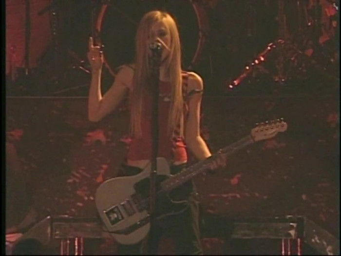 Bonez Tour Documentary [HD] Part2 - Avril Lavigne 1394