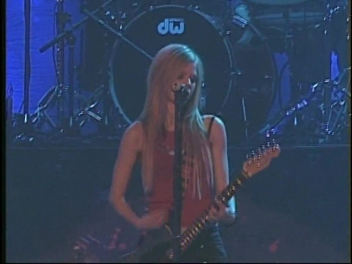 Bonez Tour Documentary [HD] Part2 - Avril Lavigne 0915 - Avril - Lavigne - 2008 - Bonez - Tour - Documentary - oo2