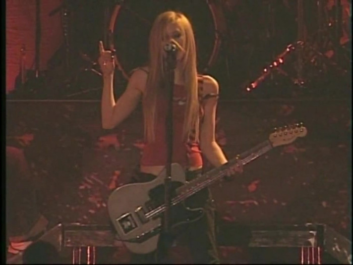 Bonez Tour Documentary [HD] Part2 - Avril Lavigne 1403