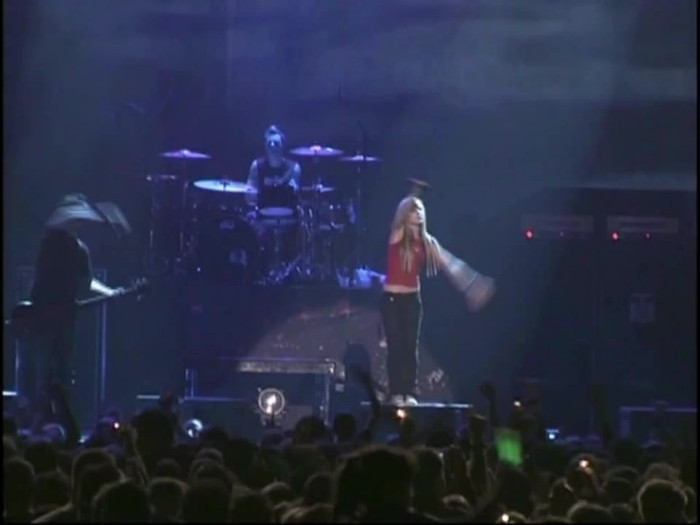 Bonez Tour Documentary [HD] Part2 - Avril Lavigne 1892
