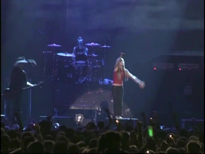 Bonez Tour Documentary [HD] Part2 - Avril Lavigne 1893