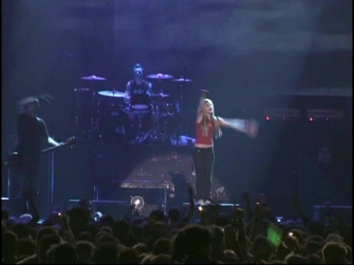 Bonez Tour Documentary [HD] Part2 - Avril Lavigne 1895