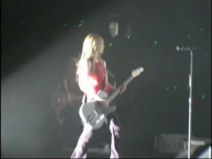 Bonez Tour Documentary [HD] Part2 - Avril Lavigne 0447