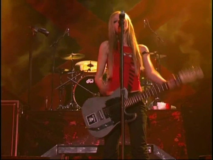 Bonez Tour Documentary [HD] Part2 - Avril Lavigne 2402