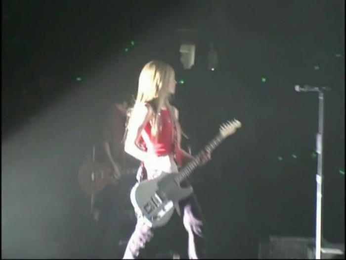 Bonez Tour Documentary [HD] Part2 - Avril Lavigne 0450