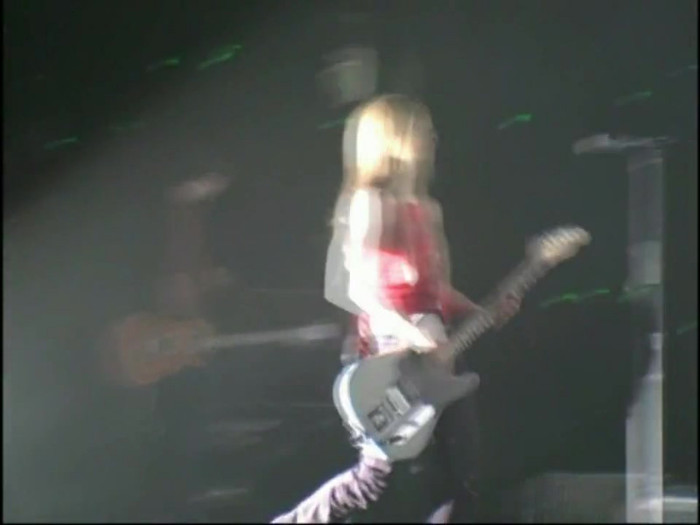 Bonez Tour Documentary [HD] Part2 - Avril Lavigne 0462