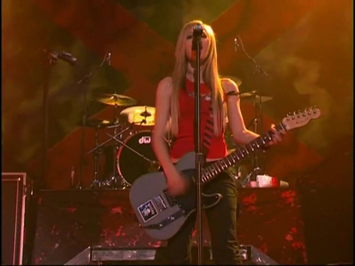 Bonez Tour Documentary [HD] Part2 - Avril Lavigne 2416
