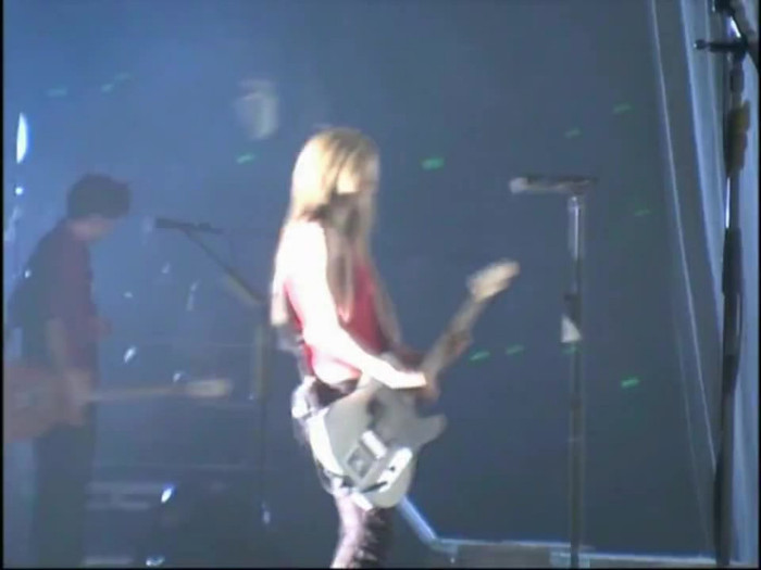 Bonez Tour Documentary [HD] Part2 - Avril Lavigne 0467