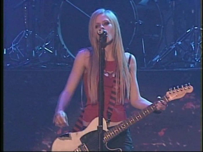 Bonez Tour Documentary [HD] Part2 - Avril Lavigne 0960