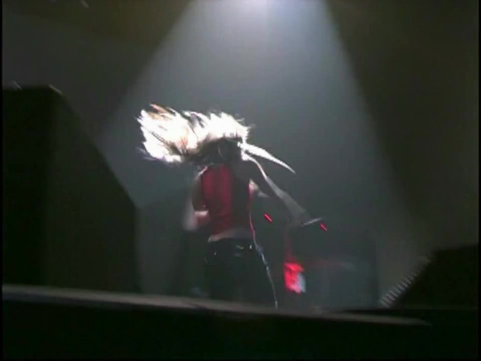 Bonez Tour Documentary [HD] Part2 - Avril Lavigne 2431 - Avril - Lavigne - 2008 - Bonez - Tour - Documentary - oo5