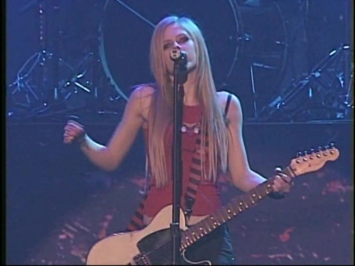 Bonez Tour Documentary [HD] Part2 - Avril Lavigne 0965
