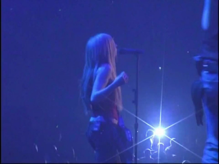 Bonez Tour Documentary [HD] Part2 - Avril Lavigne 0968