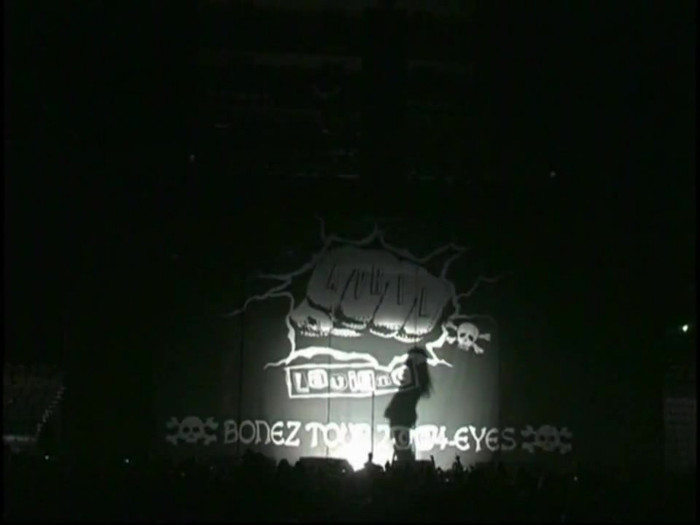 Bonez Tour Documentary [HD] Part2 - Avril Lavigne 0482