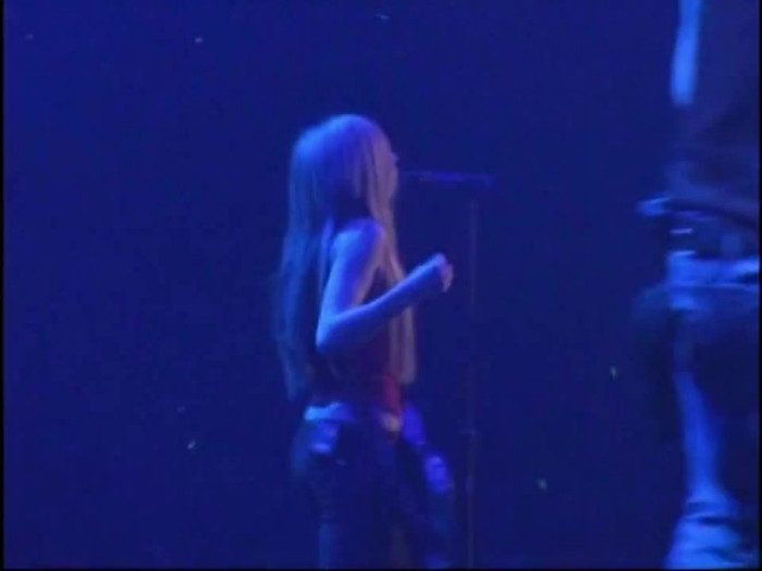 Bonez Tour Documentary [HD] Part2 - Avril Lavigne 0970