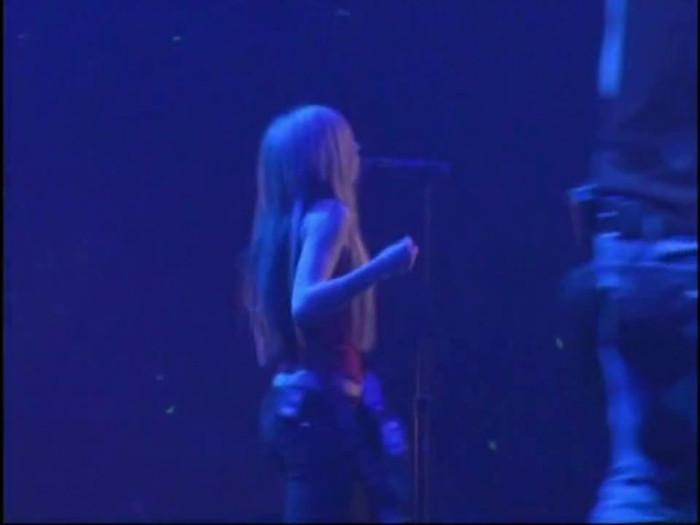 Bonez Tour Documentary [HD] Part2 - Avril Lavigne 0971