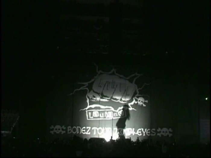Bonez Tour Documentary [HD] Part2 - Avril Lavigne 0483