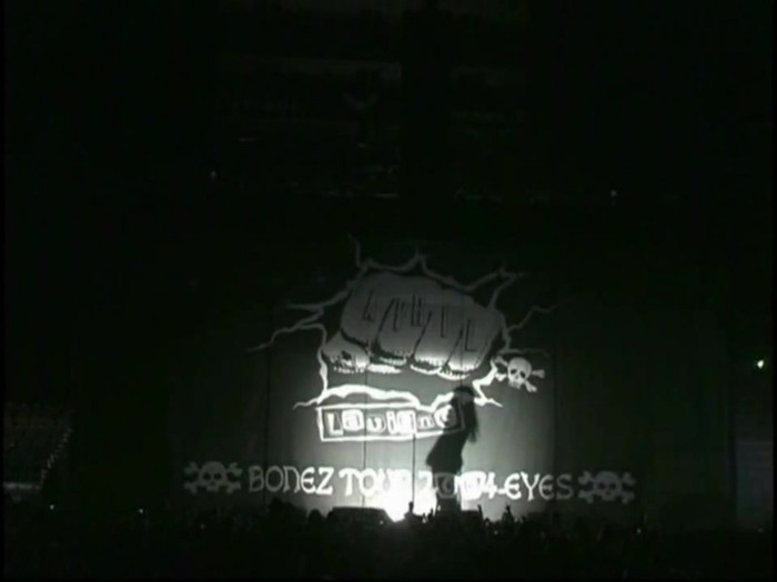 Bonez Tour Documentary [HD] Part2 - Avril Lavigne 0484