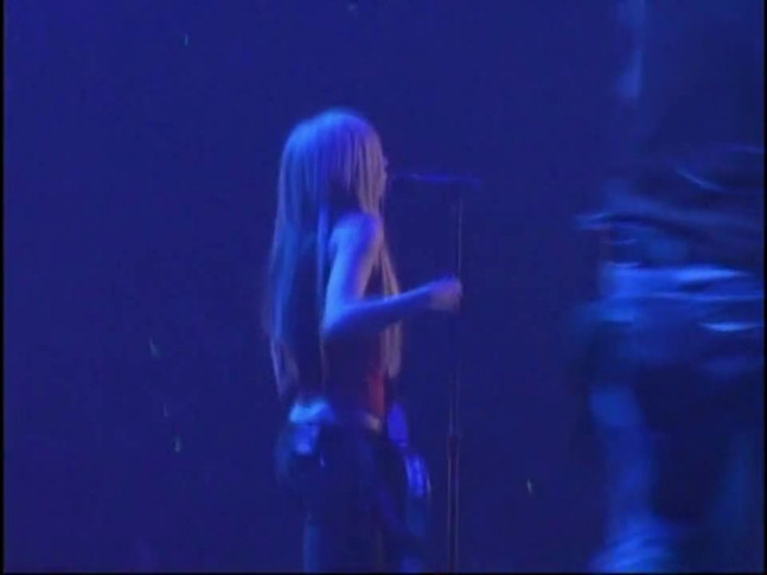 Bonez Tour Documentary [HD] Part2 - Avril Lavigne 0973