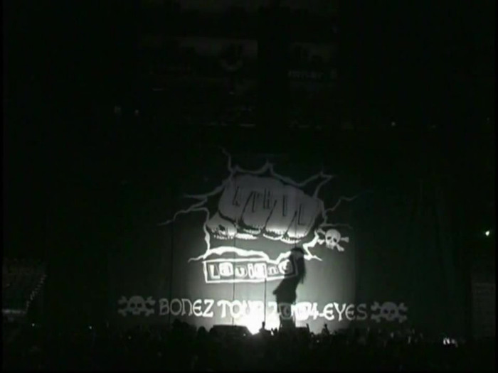 Bonez Tour Documentary [HD] Part2 - Avril Lavigne 0486