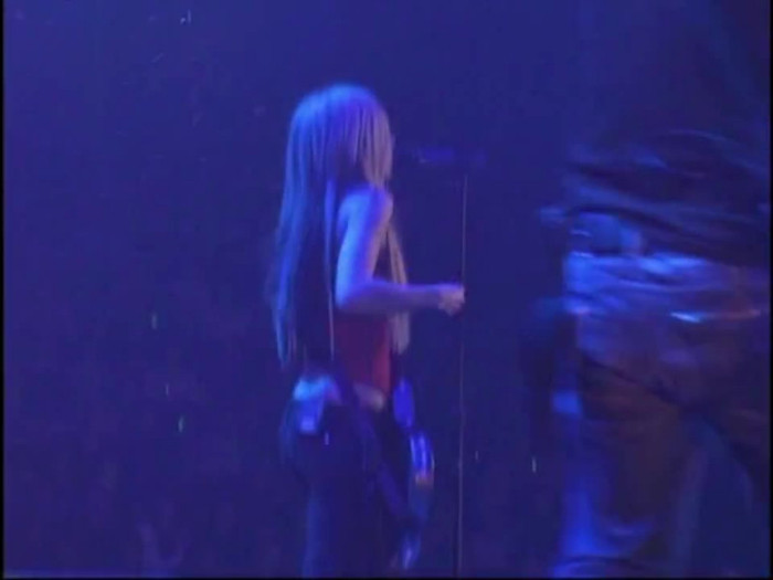 Bonez Tour Documentary [HD] Part2 - Avril Lavigne 0975