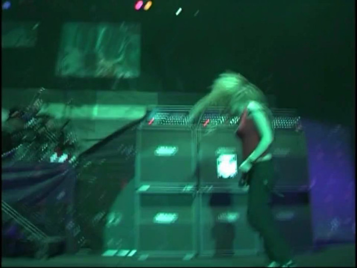 Bonez Tour Documentary [HD] Part2 - Avril Lavigne 1455