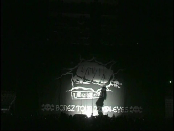 Bonez Tour Documentary [HD] Part2 - Avril Lavigne 0488