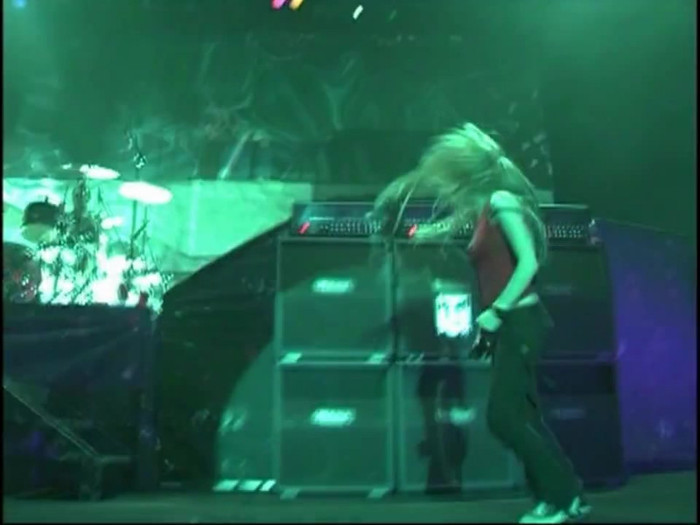 Bonez Tour Documentary [HD] Part2 - Avril Lavigne 1456