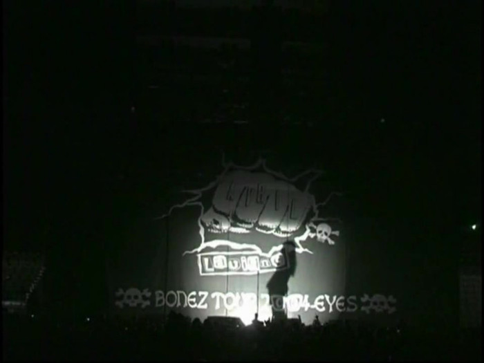 Bonez Tour Documentary [HD] Part2 - Avril Lavigne 0489
