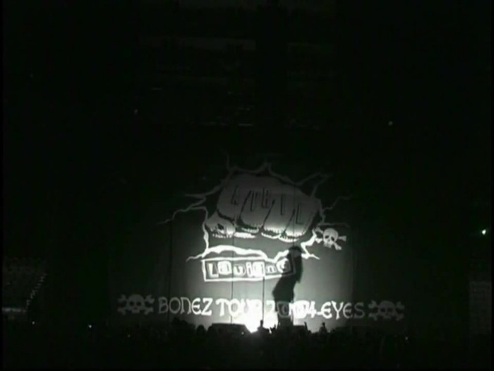 Bonez Tour Documentary [HD] Part2 - Avril Lavigne 0490