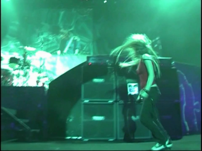 Bonez Tour Documentary [HD] Part2 - Avril Lavigne 1458 - Avril - Lavigne - 2008 - Bonez - Tour - Documentary - oo3