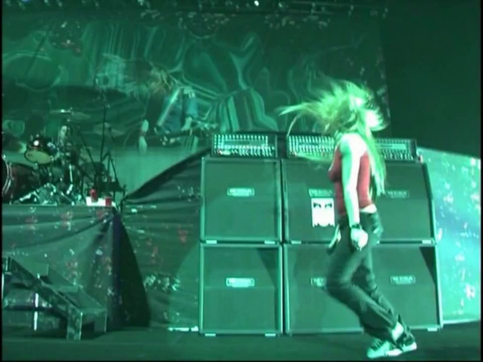 Bonez Tour Documentary [HD] Part2 - Avril Lavigne 1462