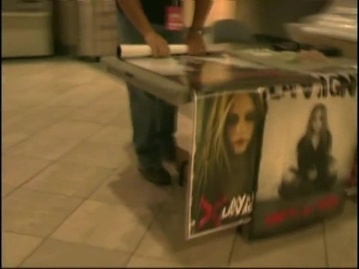Bonez Tour Documentary [HD] Part2 - Avril Lavigne 0496