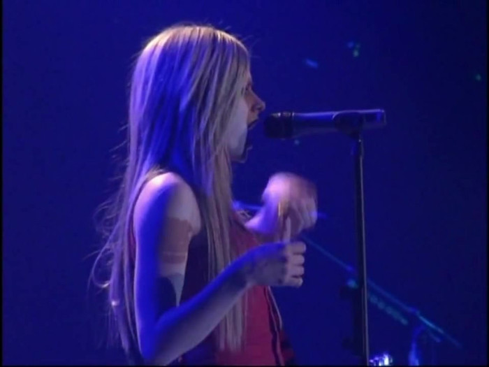 Bonez Tour Documentary [HD] Part2 - Avril Lavigne 2931
