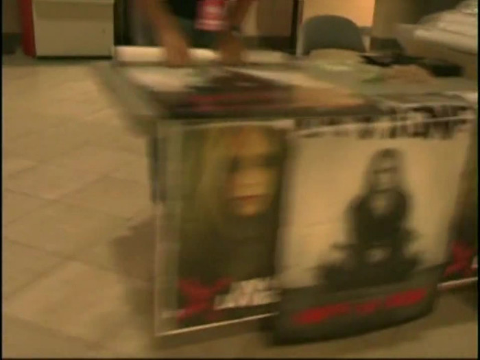 Bonez Tour Documentary [HD] Part2 - Avril Lavigne 0500
