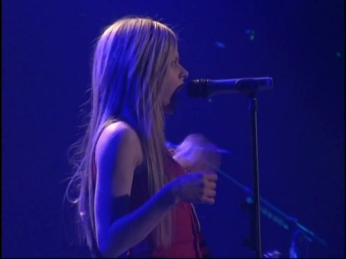 Bonez Tour Documentary [HD] Part2 - Avril Lavigne 2933