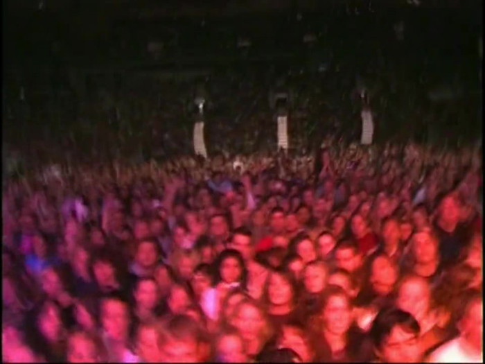 Bonez Tour Documentary [HD] Part2 - Avril Lavigne 2459