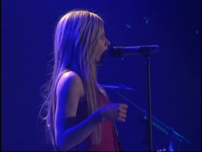 Bonez Tour Documentary [HD] Part2 - Avril Lavigne 2935