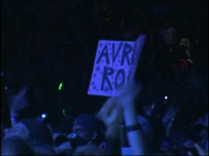 Bonez Tour Documentary [HD] Part2 - Avril Lavigne 0995