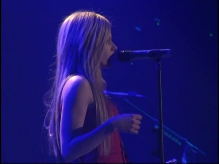 Bonez Tour Documentary [HD] Part2 - Avril Lavigne 2938