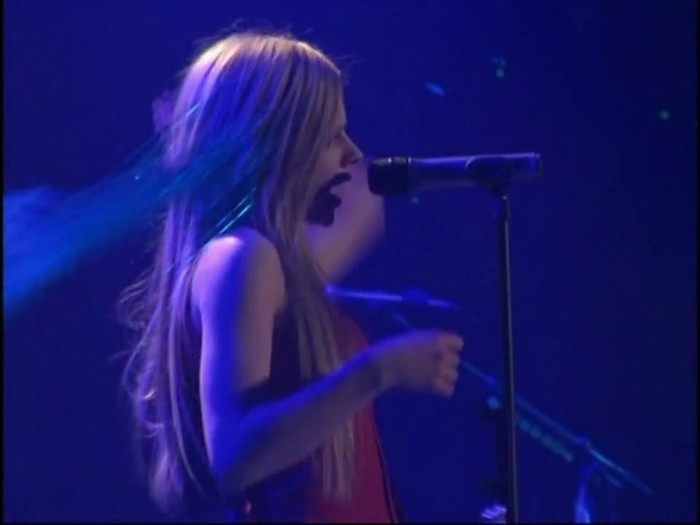 Bonez Tour Documentary [HD] Part2 - Avril Lavigne 2942