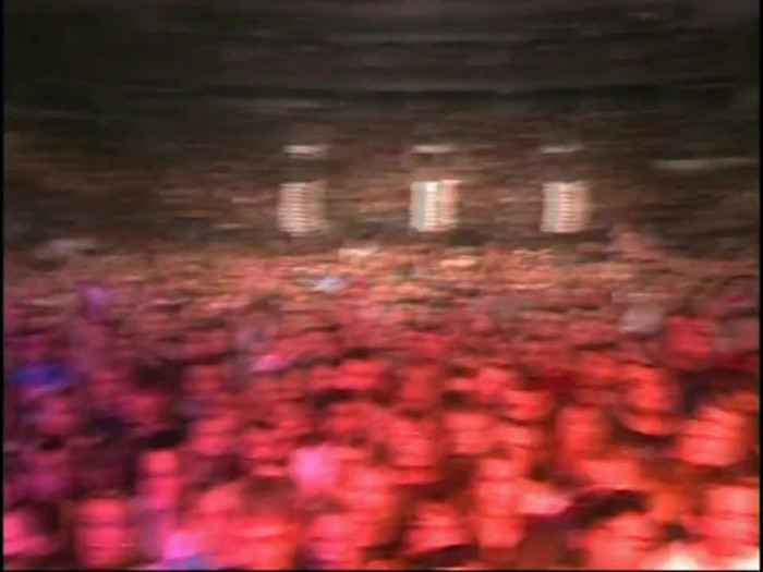 Bonez Tour Documentary [HD] Part2 - Avril Lavigne 2466