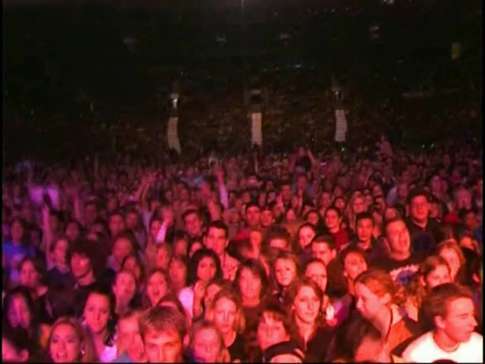 Bonez Tour Documentary [HD] Part2 - Avril Lavigne 2472